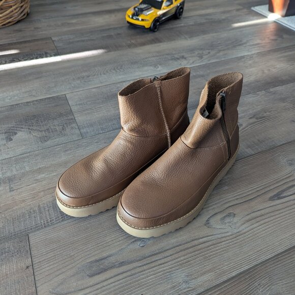 UGG Women's Deconstructed Mini Zip Y2K Classic Leather Short Boots Brown 9 - Picture 2 of 9